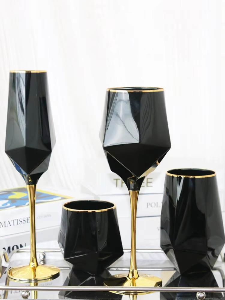 Pure Black Crystal Golden Edge - Wine Beer The Whiskey บทวิจารณ์และราคา
